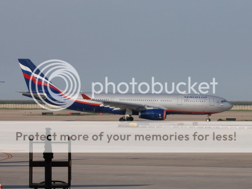 http://i1021.photobucket.com/albums/af332/iflyCA/PVG-PEK/CSC_0991.jpg