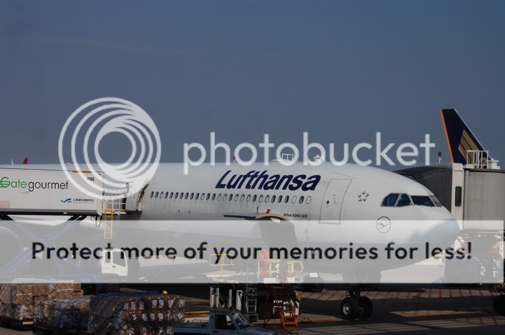 http://i1021.photobucket.com/albums/af332/iflyCA/PVG-PEK/DSC_0867.jpg