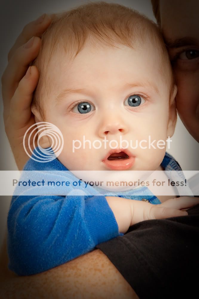 IMAGE: http://i1021.photobucket.com/albums/af339/smrndmguy/People/Crop_1000-1-9.jpg